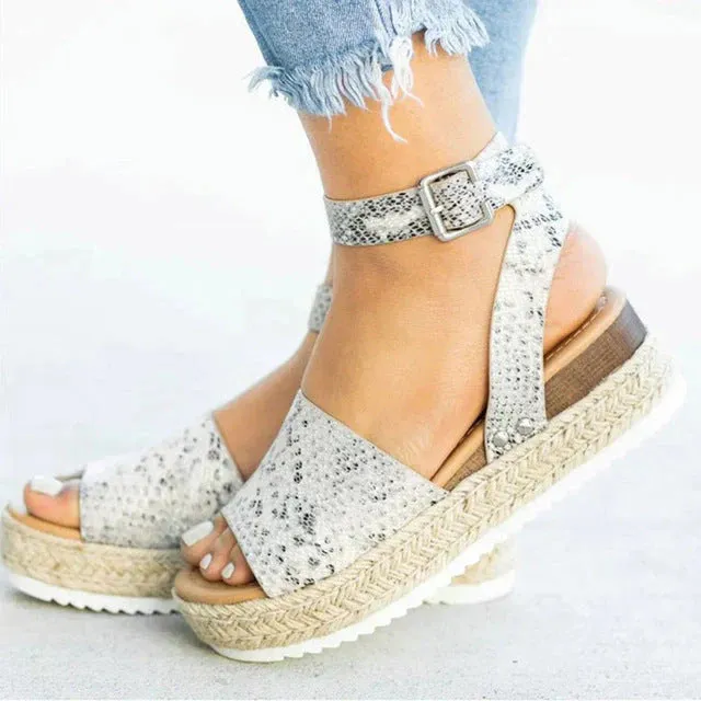 Aquilina® | Fashionable Sandals For Women