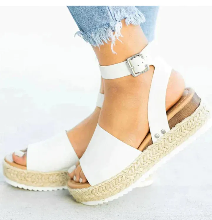 Aquilina® | Fashionable Sandals For Women