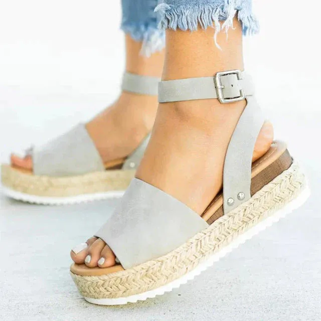 Aquilina® | Fashionable Sandals For Women
