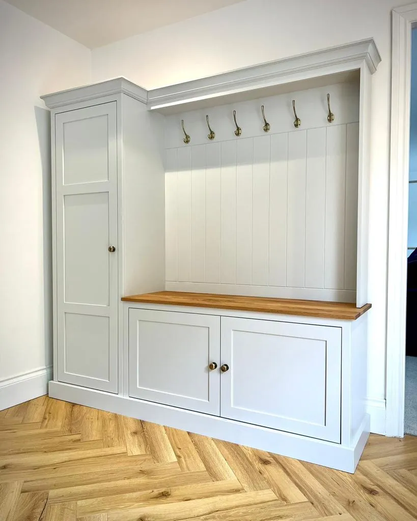 Compact Country Boot Room Bench