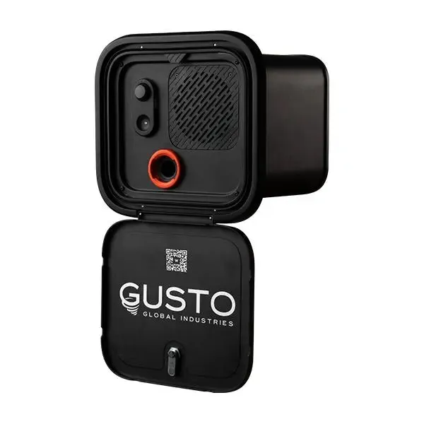 Gusto External Air Blown Cleaner Hose and Brush Black
