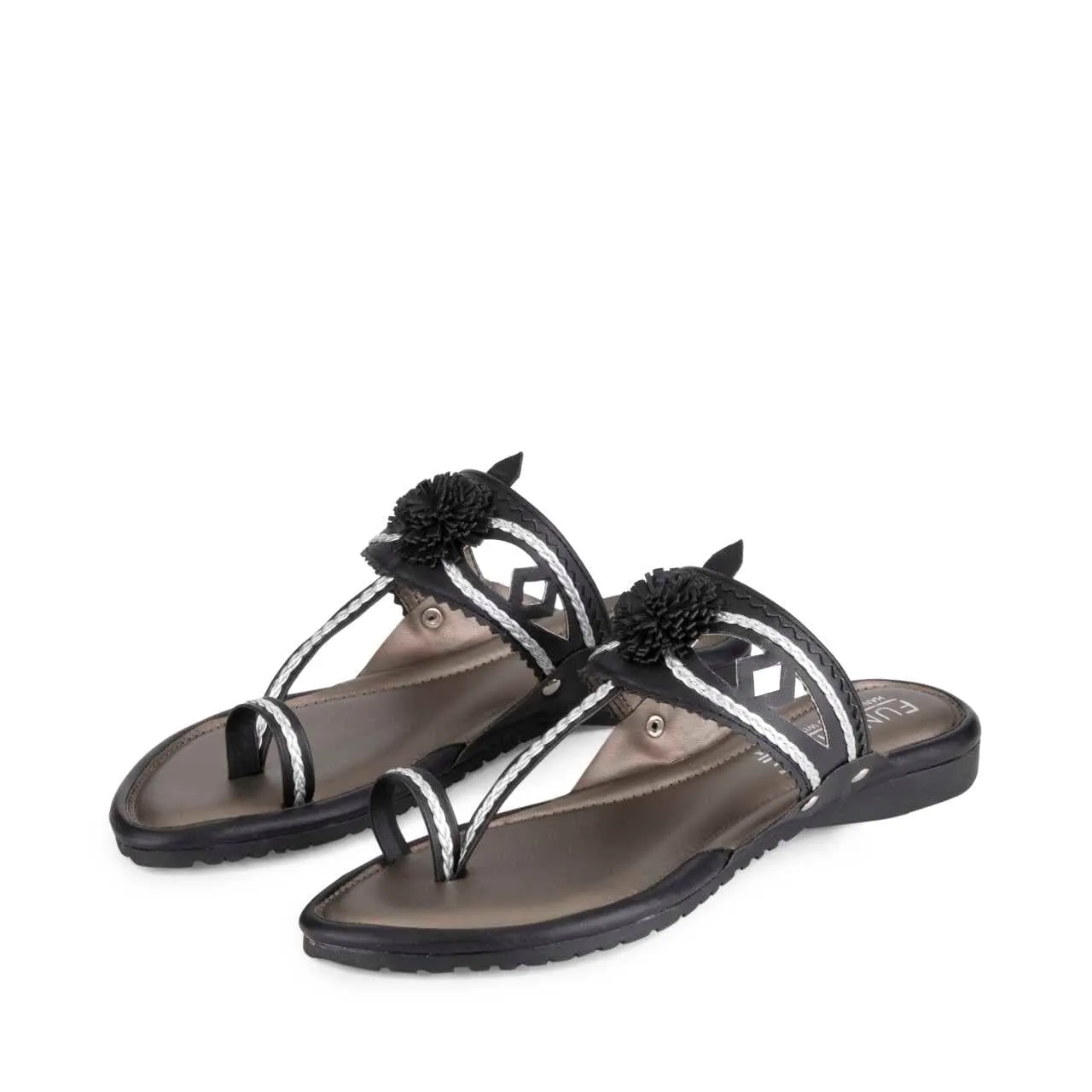 Maeri Black Kolhapuri Juttis
