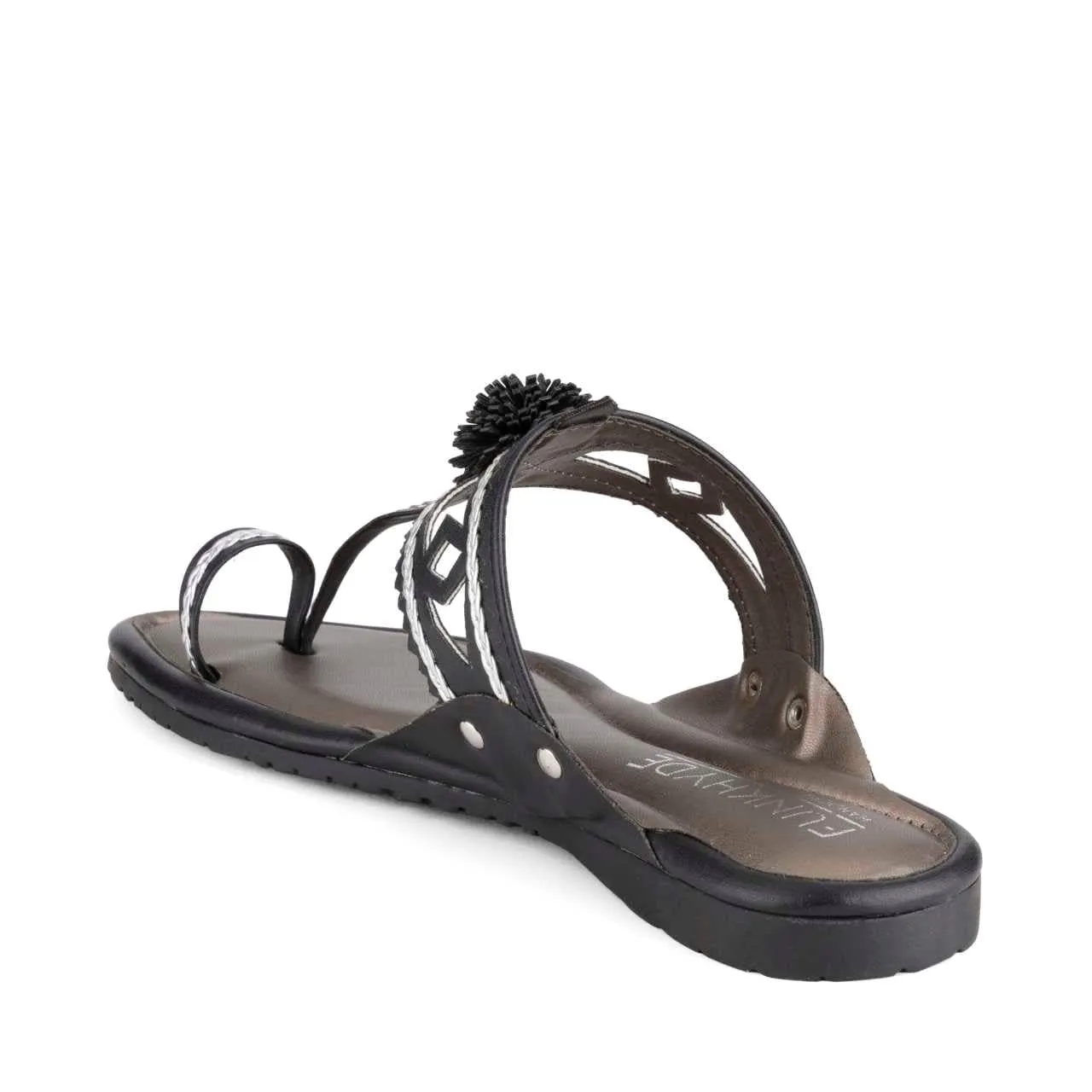 Maeri Black Kolhapuri Juttis