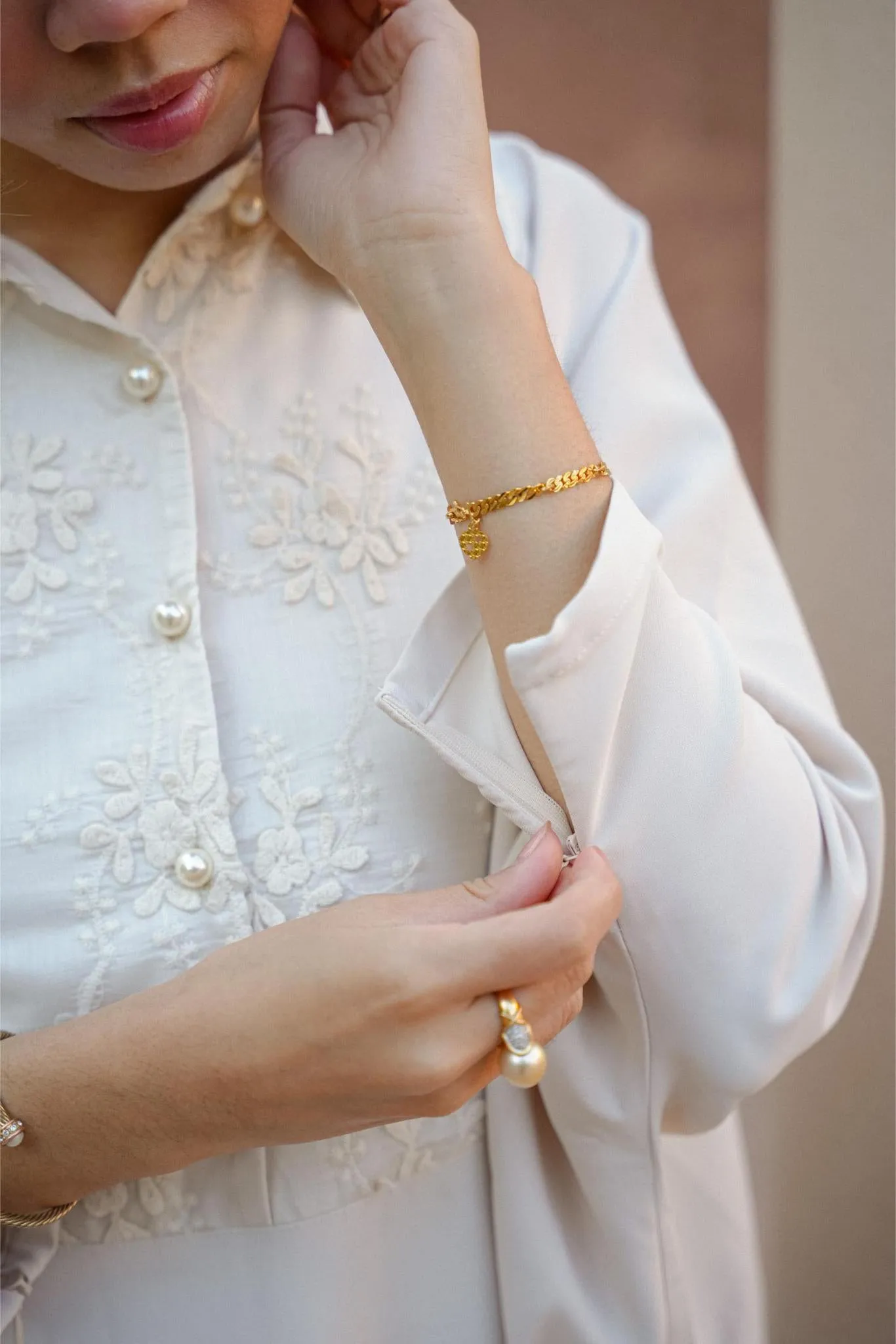 NAHLA KAFTAN IN PEARL