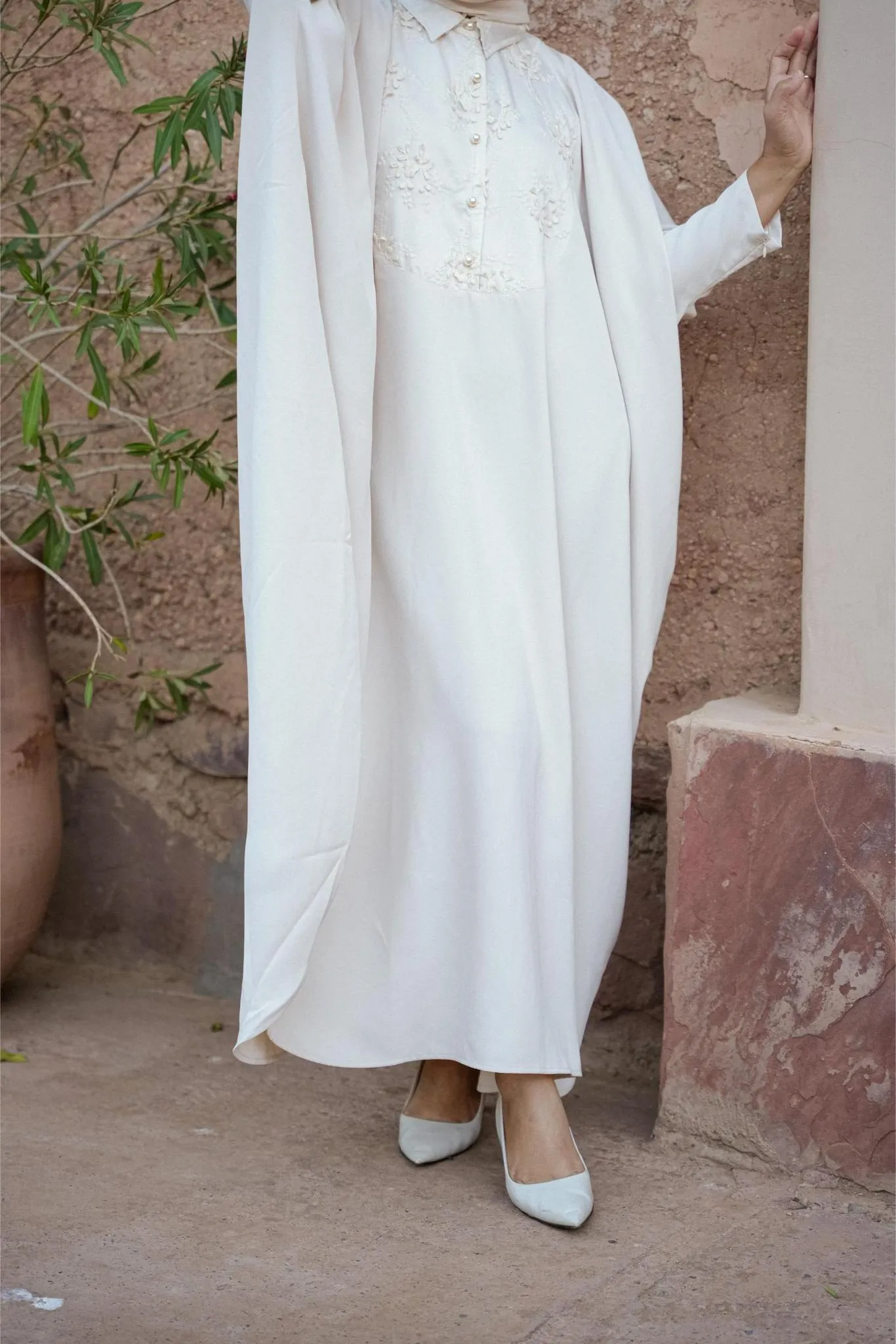 NAHLA KAFTAN IN PEARL
