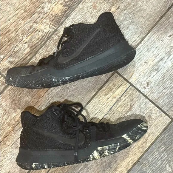 Nike Kyrie 3. - Black Marble​