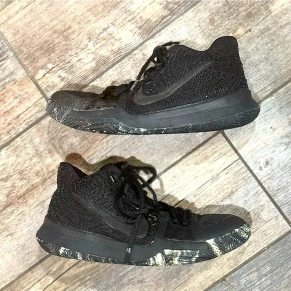 Nike Kyrie 3. - Black Marble​