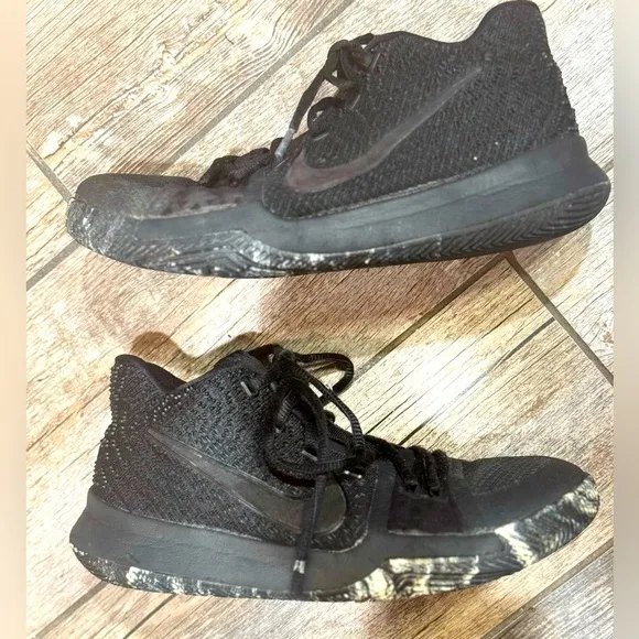 Nike Kyrie 3. - Black Marble​