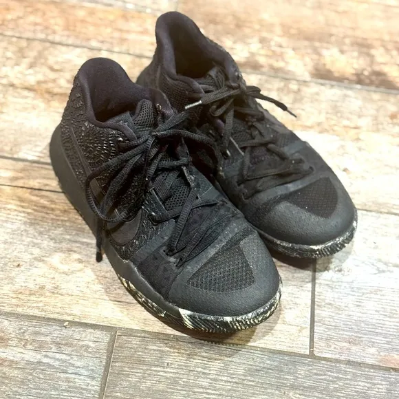 Nike Kyrie 3. - Black Marble​