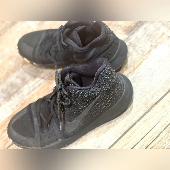 Nike Kyrie 3. - Black Marble​