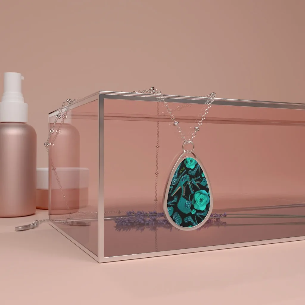 Oval Necklace 'Green crystals shoes'