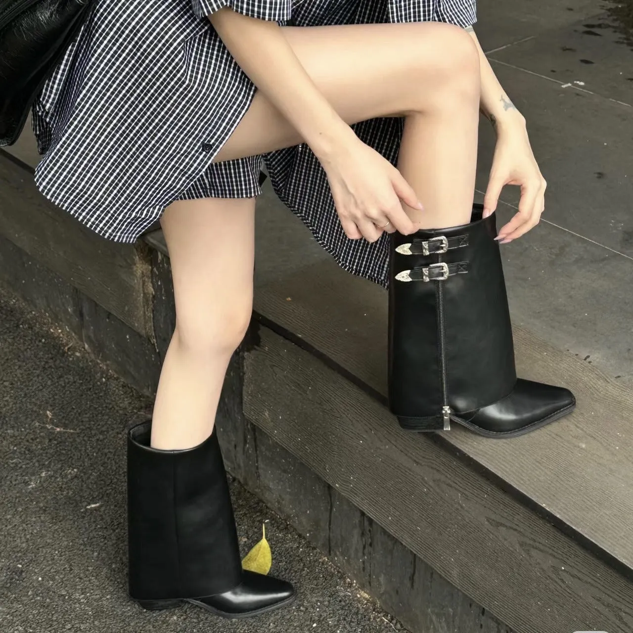 Women's rough and versatile cowboy boots