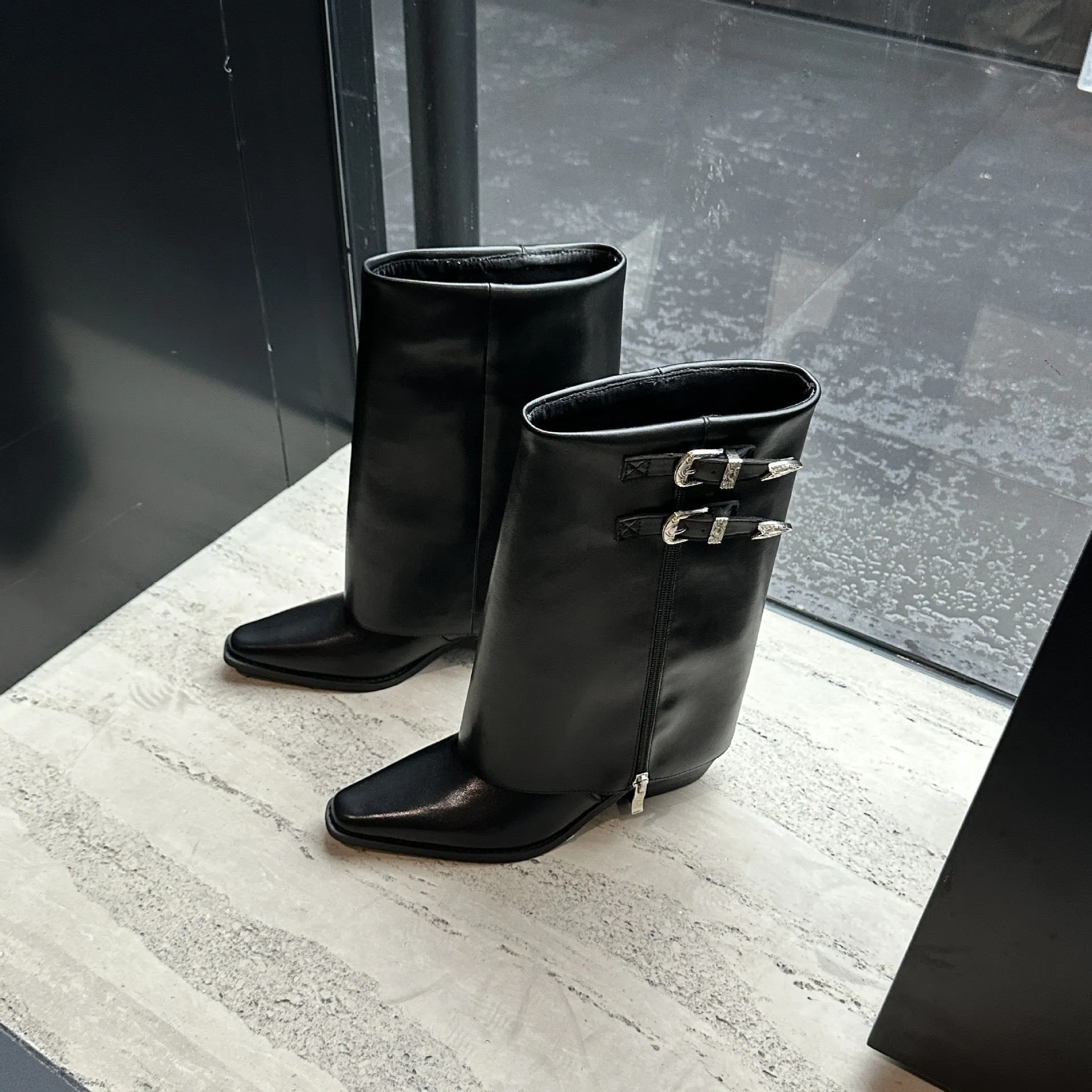 Women's rough and versatile cowboy boots