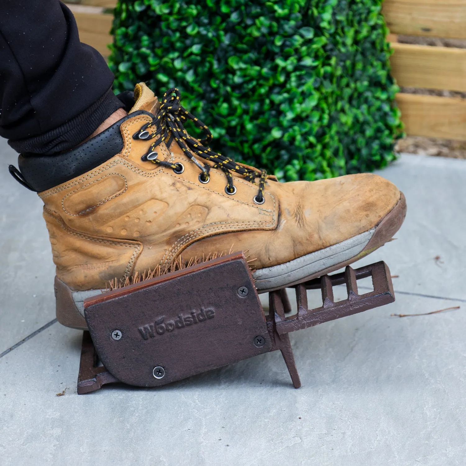 Woodside Cast Iron 3 in 1 Boot Brush, Jack & Scraper Outdoor Shoe Mud Cleaner